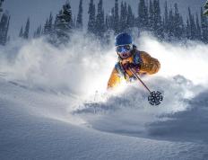 开云体育入口-现代边卫新范本，富安健洋如何成为喀麦隆对阵里昂的攻防枢纽？