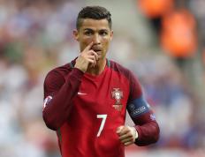 开云体育官网-铁羽巨舰碾过滩涂之鲸，小贾伦的杀伤力诠释现代篮球的残酷美学