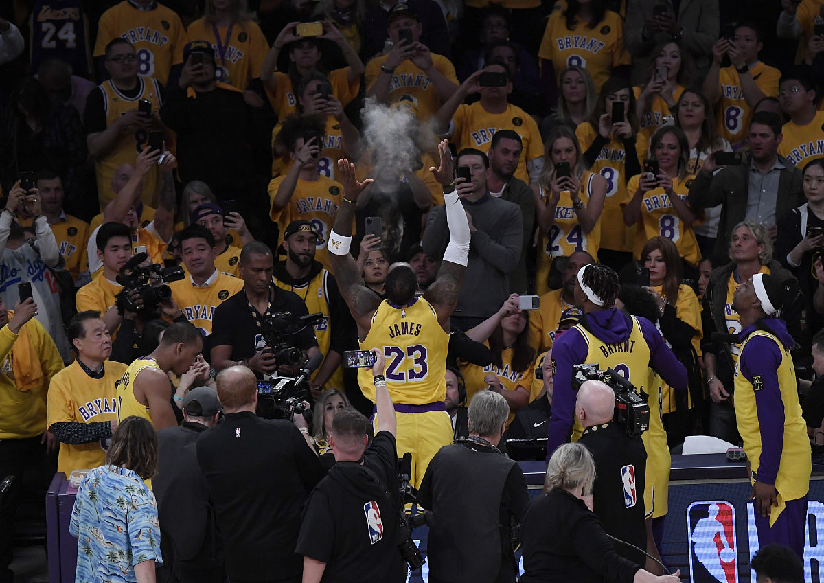 开云体育官网-NBA常规赛：火箭击败湖人取得开门红