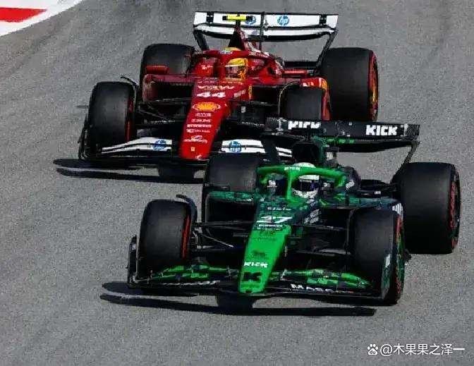 开云体育官方网站-索伯车队鏖战法拉利，塞恩斯扛起全队