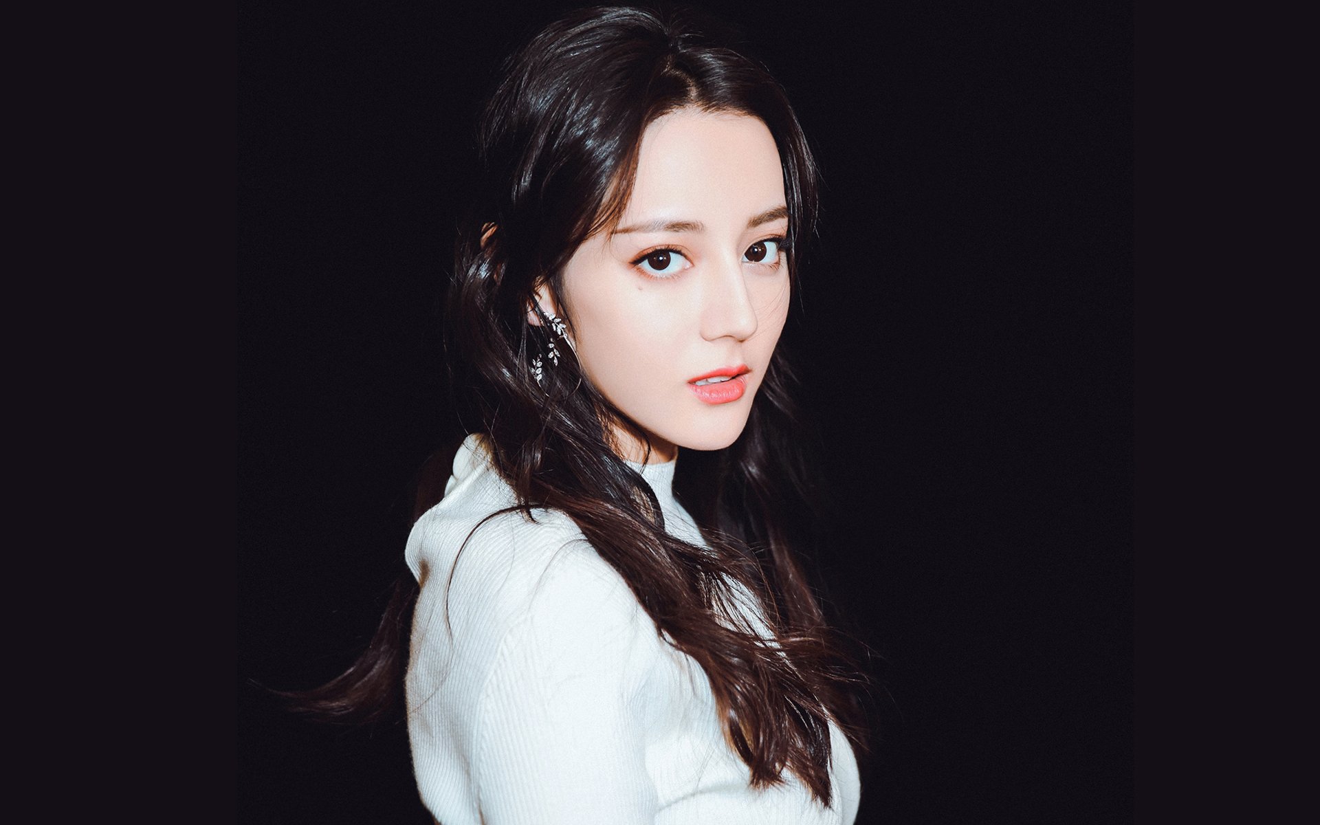 开云体育在线-篮球世界的震撼对决,NBA总决赛焦点战与哥伦比亚踏平日本的启示