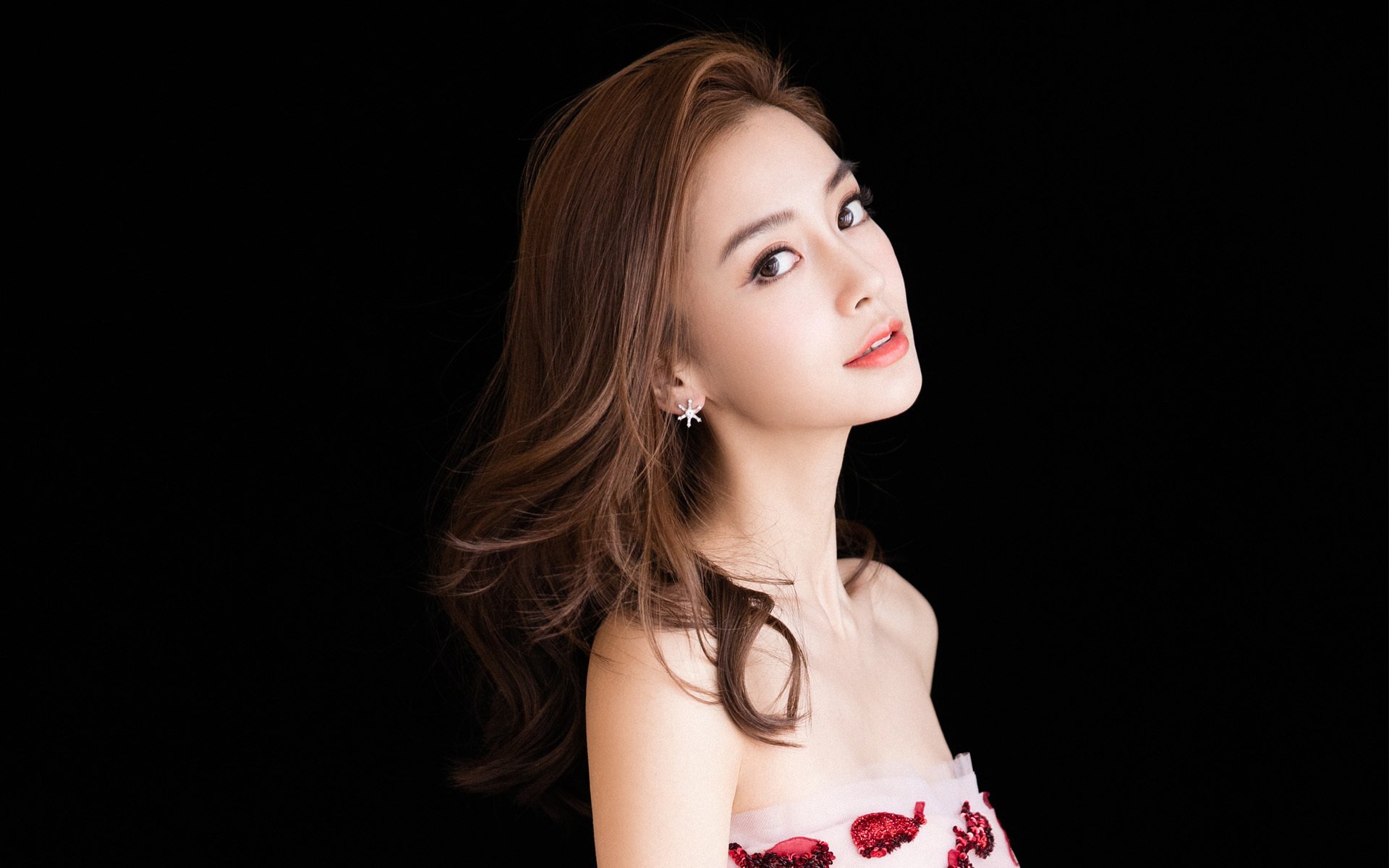 开云体育官网-魔笛爆发马里定乾坤，多特蒙德悬念提前终结