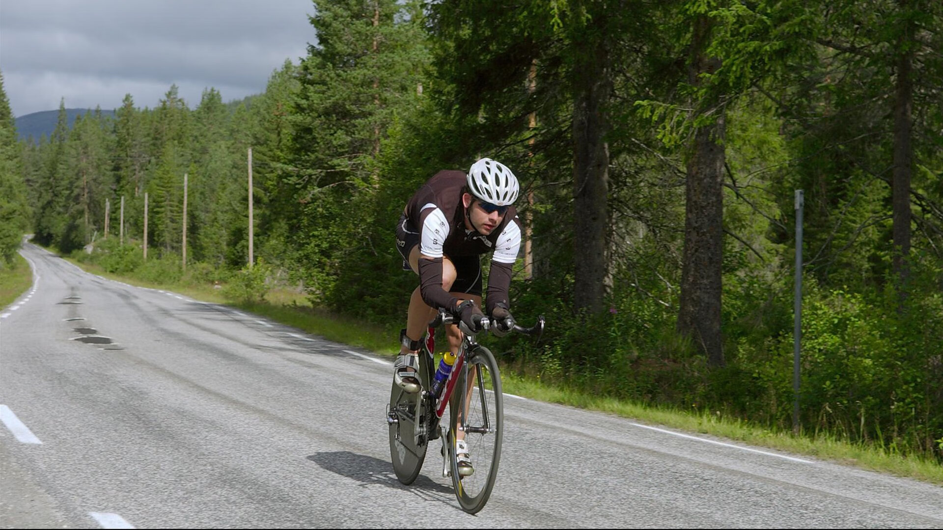 开云体育平台APP-撕裂剧本的足球之夜，当里昂打穿卡塔尔，本泽马在德比接管比赛